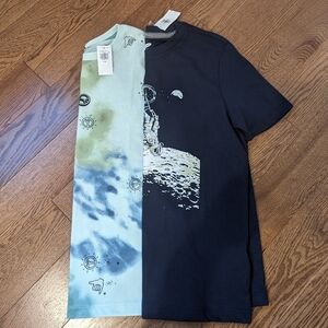 NWT Old Navy bundle T-shirts Medium